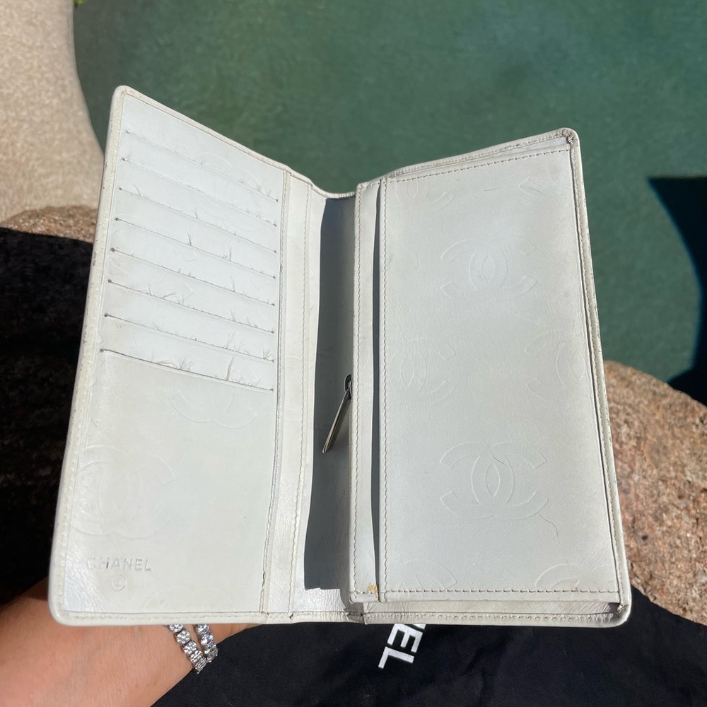 Chanel Wallet - Picture 6 of 9